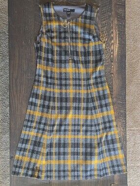 Maggy London Sleeveless Plaid Zip-Front Dress Jacket in Yellow and Gray
